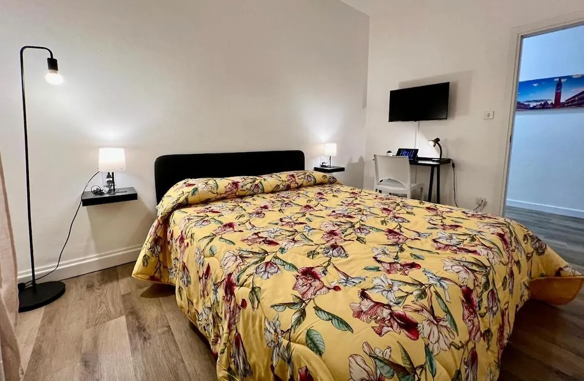 Gabriel House - Parking And Station Apartamento Veneza